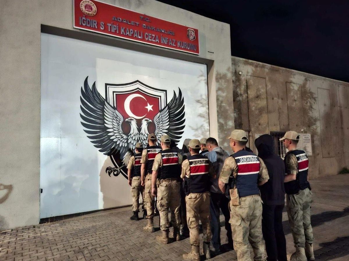 Iğdır’da 11 Düzensiz Göçmen ve 5 Organizör Yakalandı