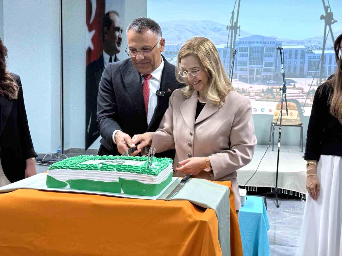Iğdır Üniversitesi 18. yılını coşkuyla kutladı