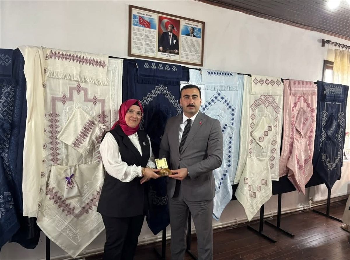 İhsangazi’de Yıl Sonu Sergisi Açıldı
