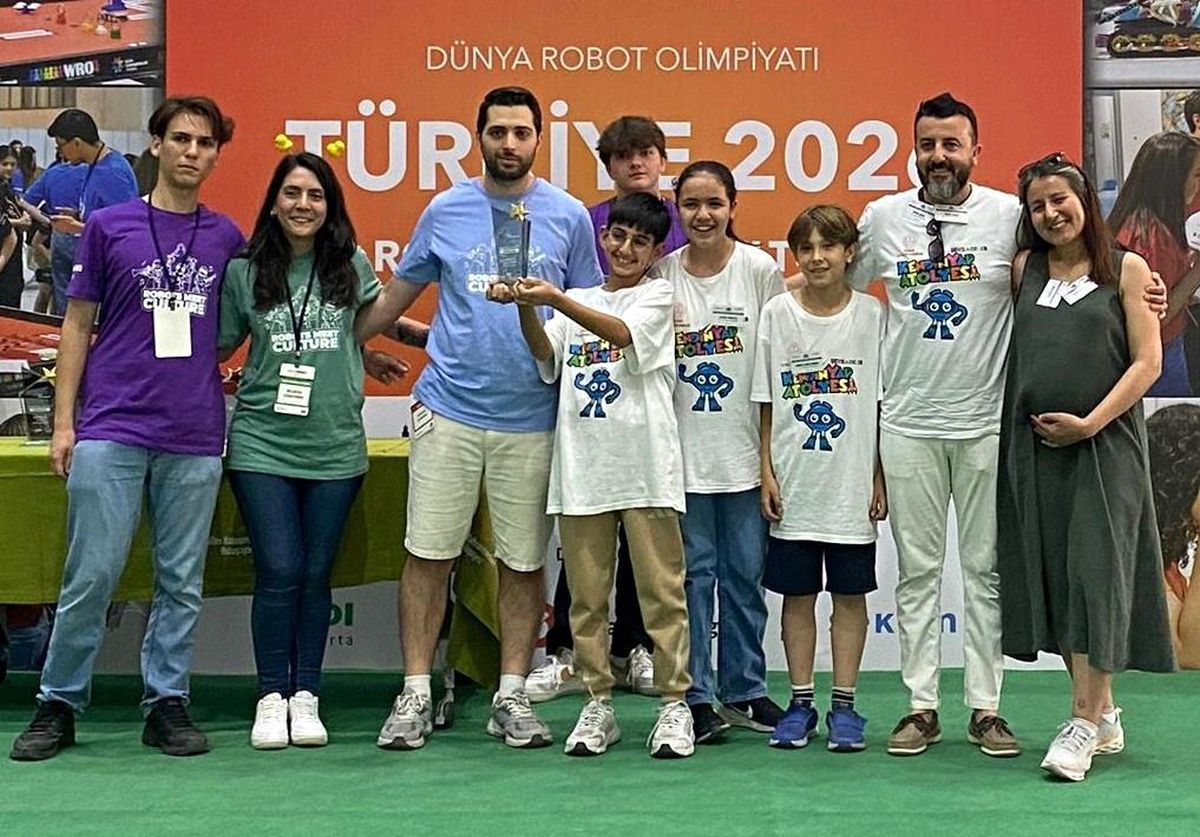 Şehzadeler Öğrencileri Robotik Yarışmada İkincilik Elde Etti