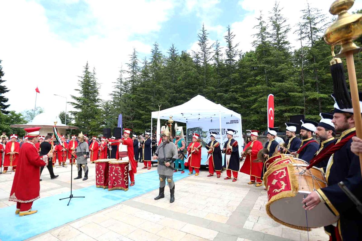 İnegöl Fatihi Turgut Alp kabri başında anıldı
