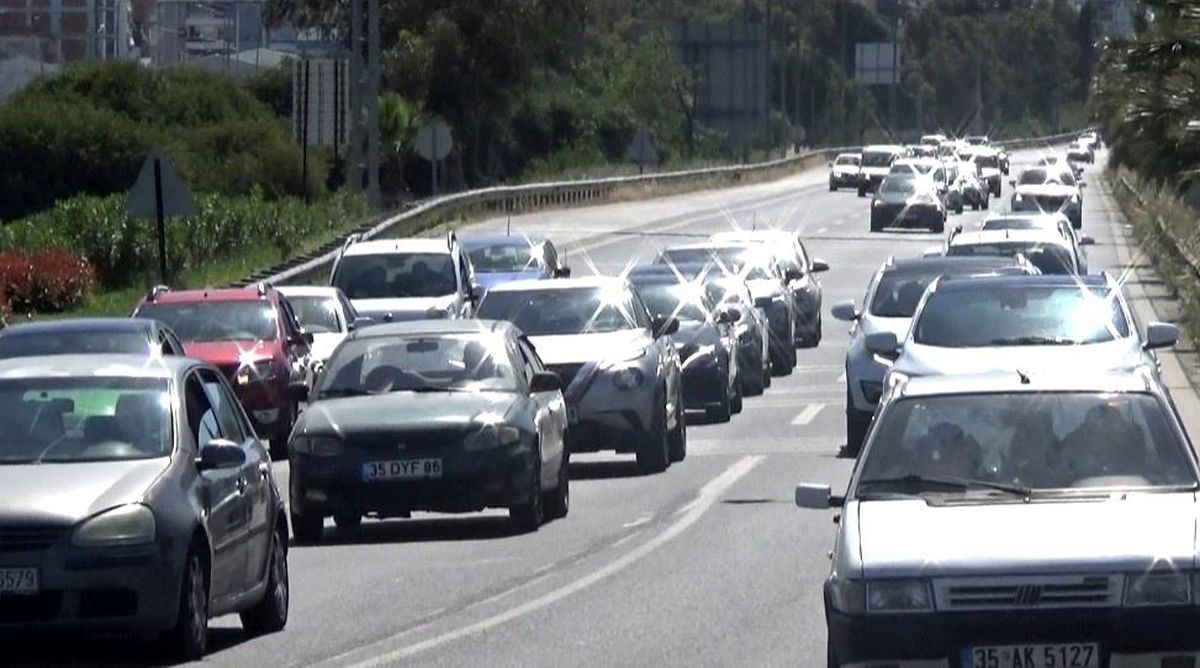 İzmir’de Araç Kayıtları Düştü