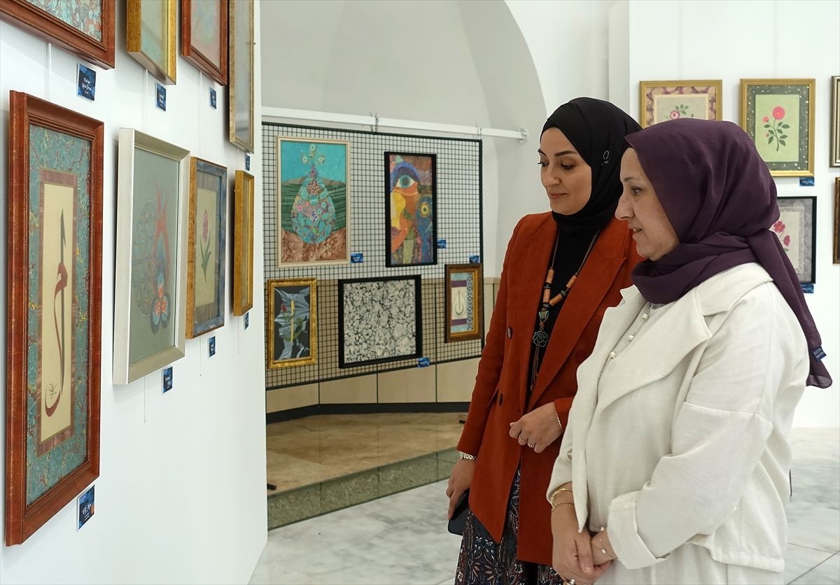 Ebru Sanatı İzmir’de Sergilendi