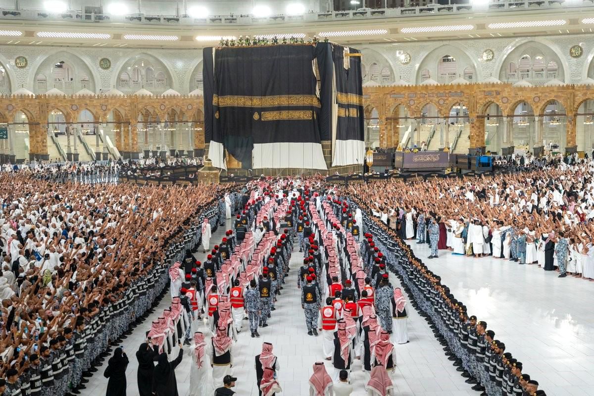 Kabe’nin İpek Örtüsü Yenilendi