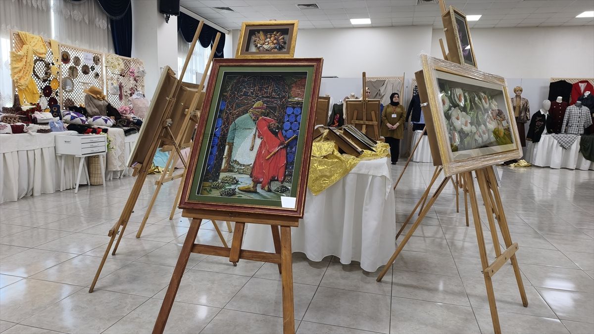 Hayat Boyu Öğrenme Haftası Sergisi Açıldı