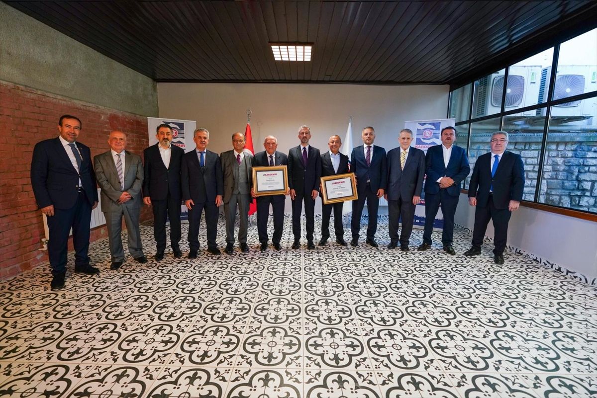 KARDEMİR Eski Başkanlara Onursal Ünvana Sahip Oldu