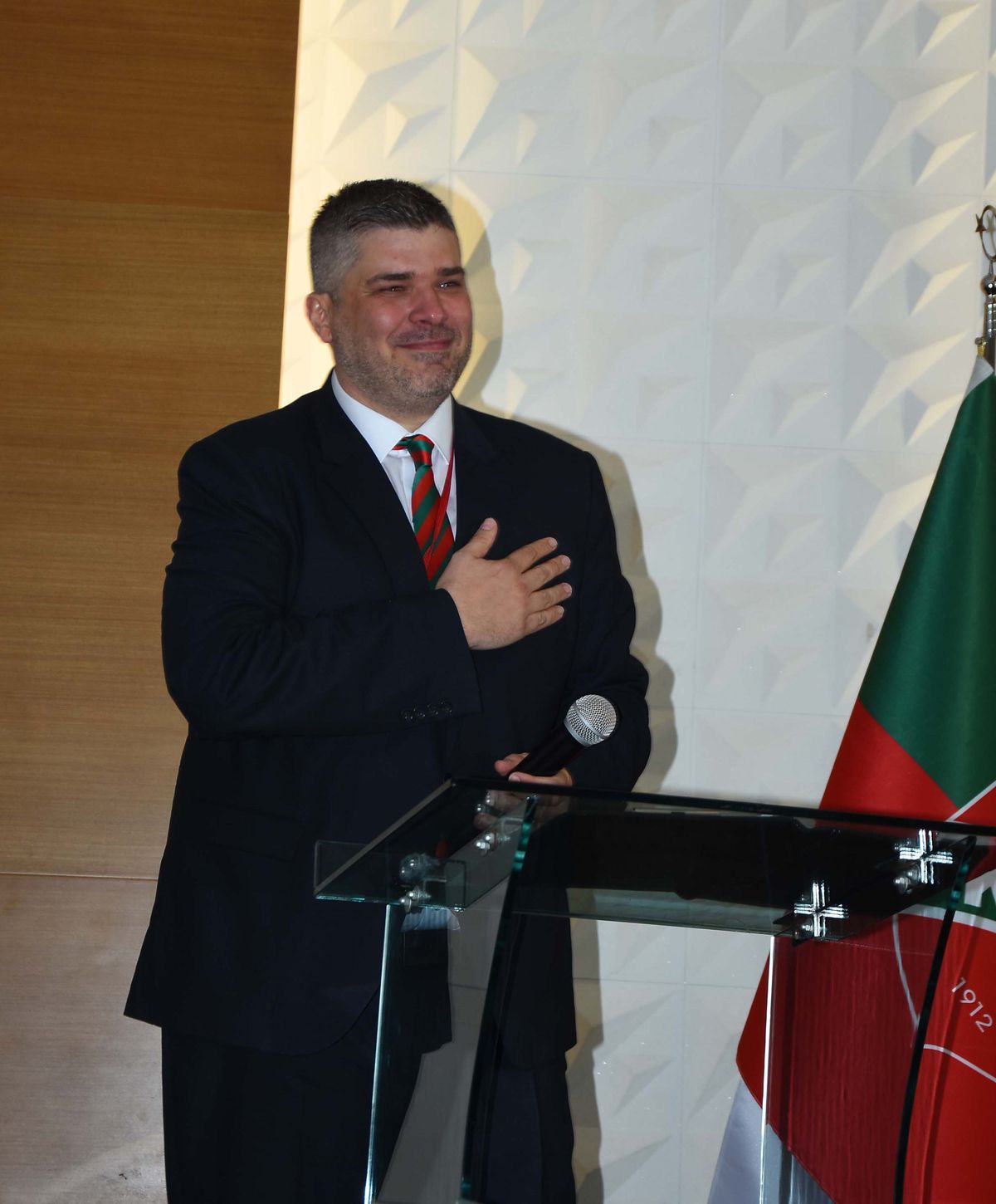 Karşıyaka’da Yeni Dönem: Yiğit Tusder Başkan