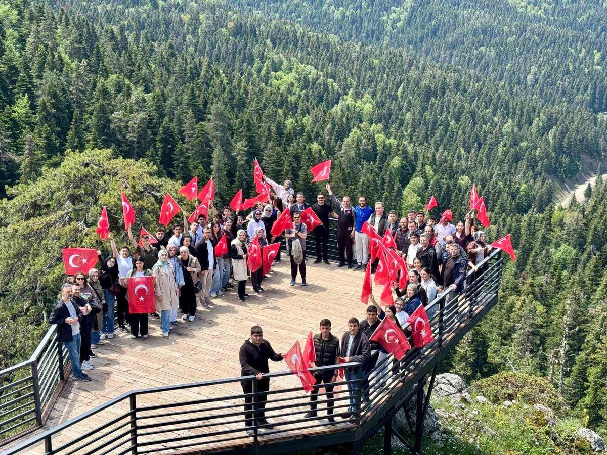 Kastamonu’da gençlik yürüyüşü: Doğanın tadını çıkardılar