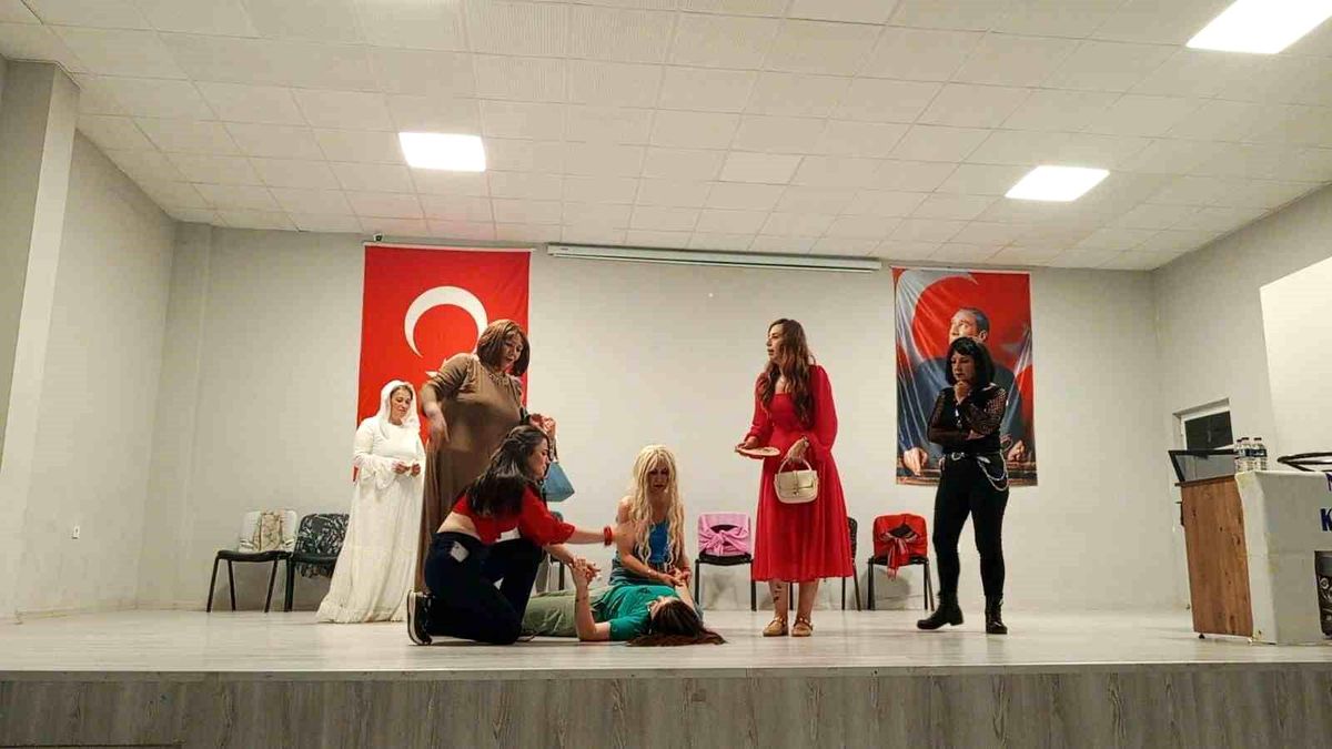 Mor Cepkenler’den ‘Otobüs’ Oyunu