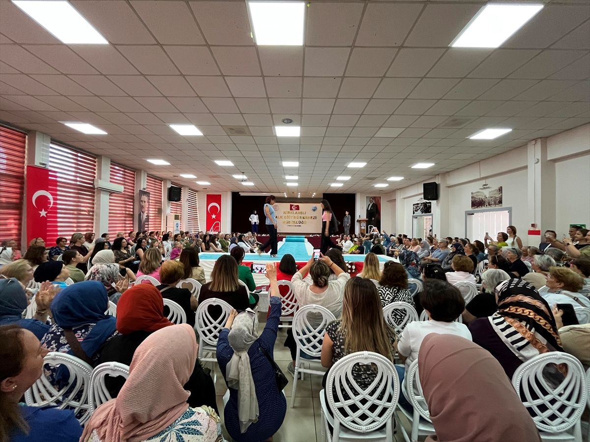 Kırklareli’nde Yıl Sonu Kıyafet Defilesi