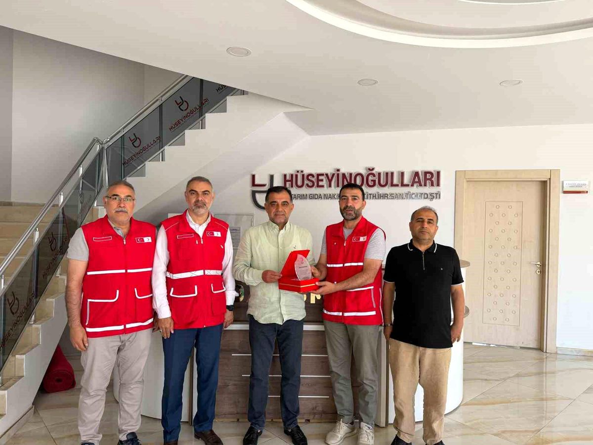 Veysi Duyan’a ‘Yılın Bağışçısı’ Ödülü