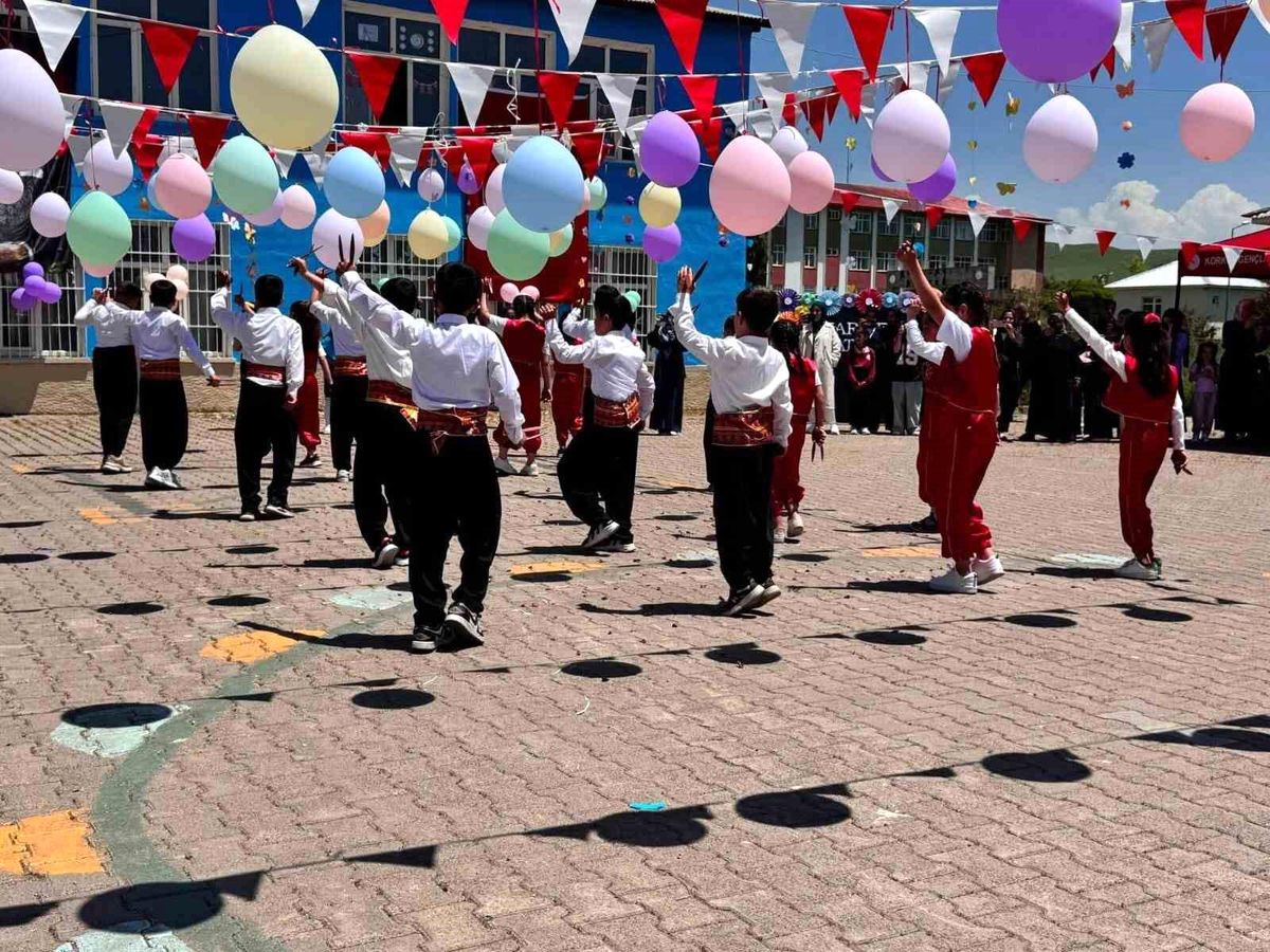 Korkut’ta yıl sonu şenliği coşkusu