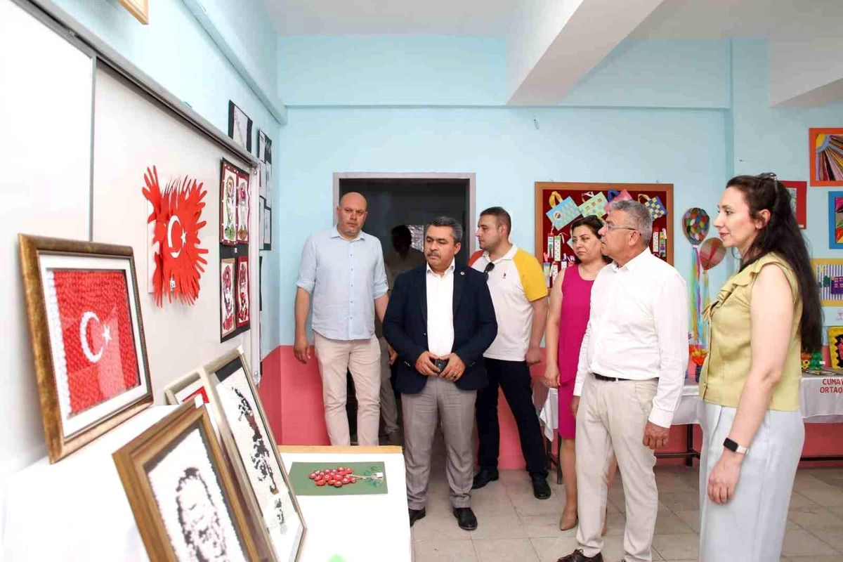 Köşklü öğrenciler eserlerini sergiledi