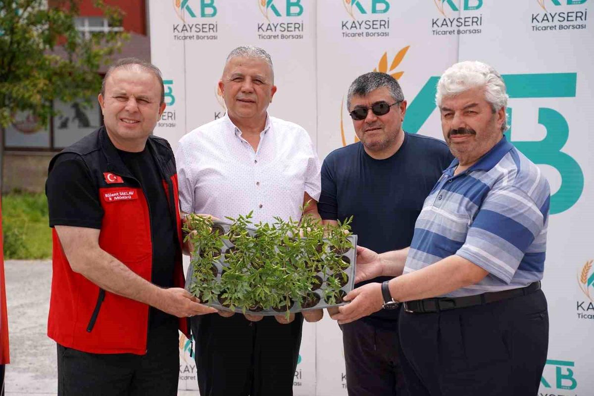 Kayseri’de 30 bin fide dağıtıldı