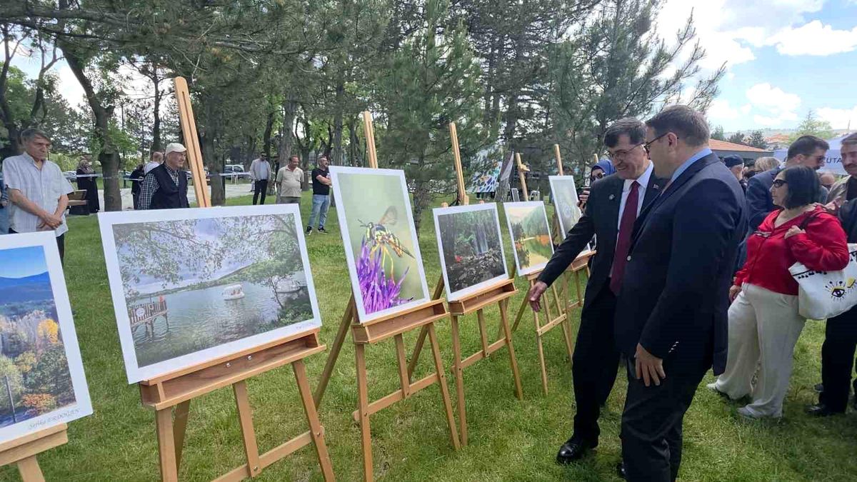 Kütahya’da “Kadının Gözüyle Doğanın Dili” sergisi açıldı