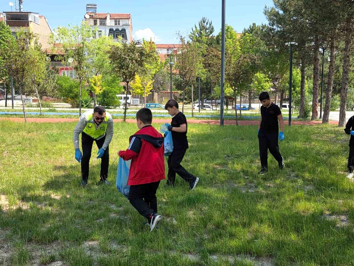 Kütahya’da ortaokul öğrencilerinden çevreye örnek etkinlik