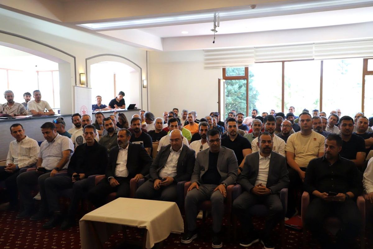 Yamaç Paraşütü Eğitimi Toplantısı Kütahya’da