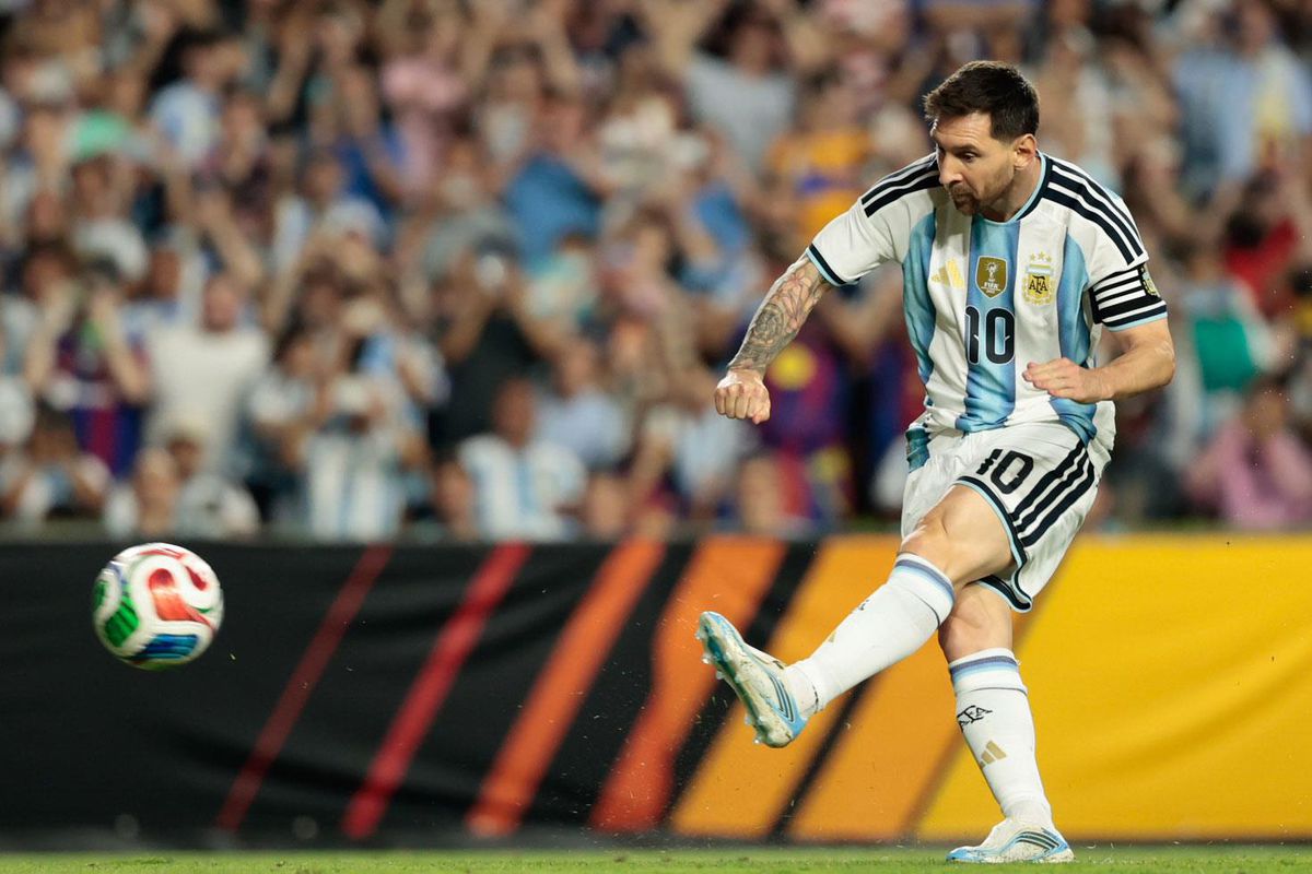 Lionel Messi 45 saniyede tarihe geçti     19:30