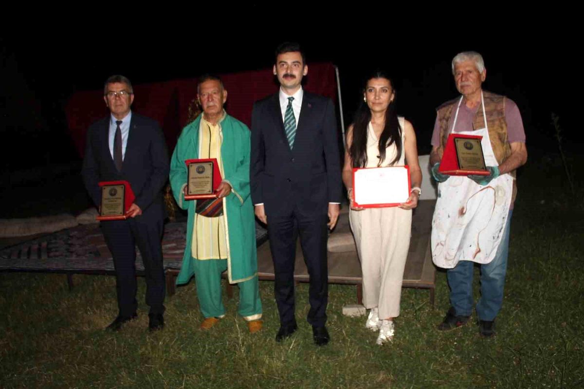 Lise öğrencilerinin düzenlediği ecdat şenliği büyük beğeni topladı