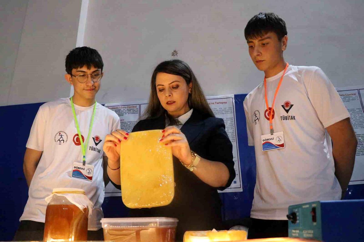 Bolu’da Öğrencilerden Vegan Deri Üretimi