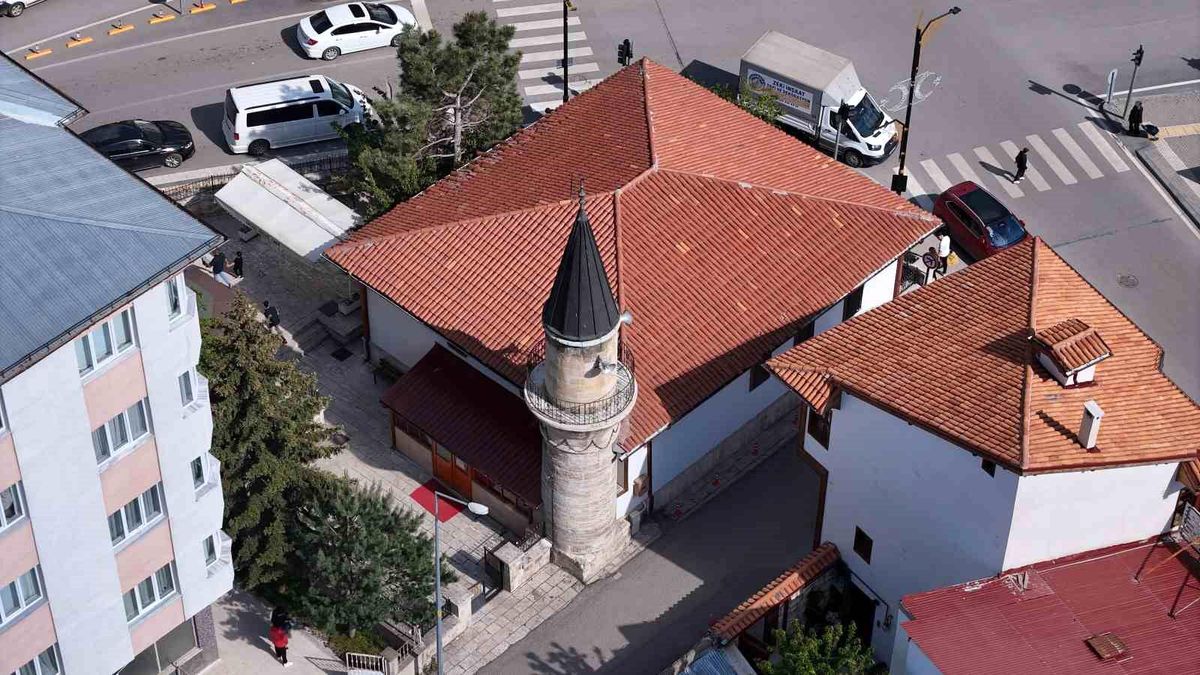 Zincirli Minare Camisi’nin Sembolik Zincirleri