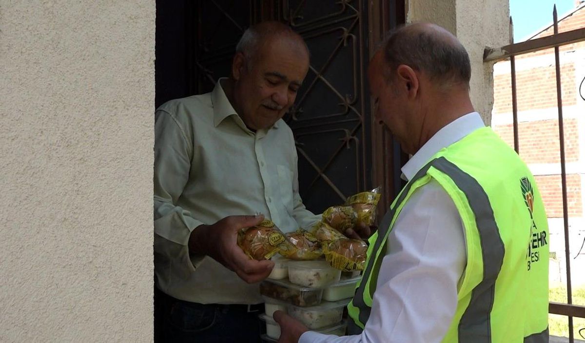 Malatya’da ihtiyaç sahiplerine yemek desteği