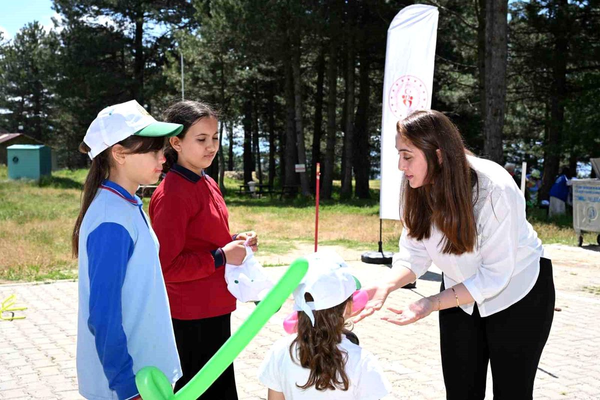 Manisa’da çocukların uçurtma şenliği neşesi