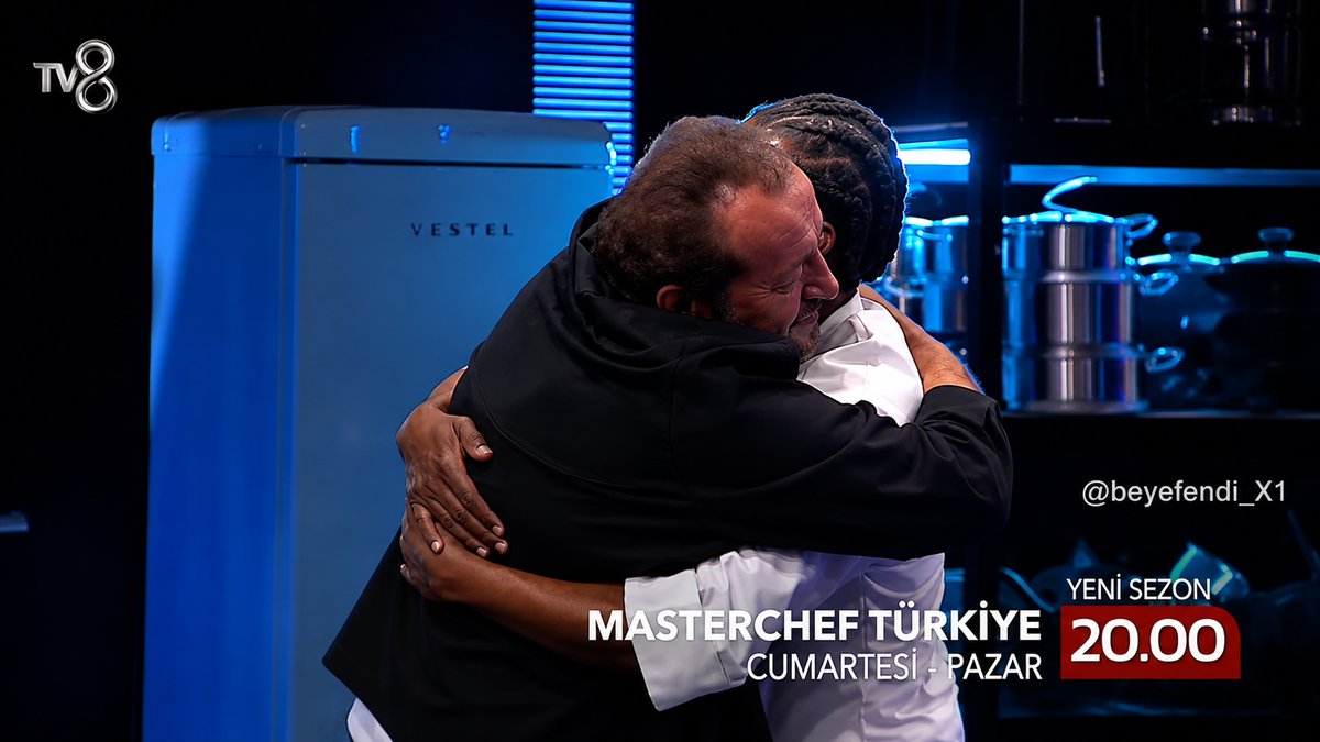 MasterChef’te büyük sürpriz! Mehmet Şef boynuna sarıldı