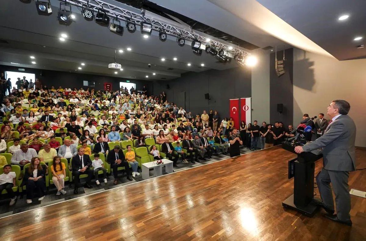 Vezirköprü İlkokulu Zeka Oyunları’nda Türkiye Birincisi