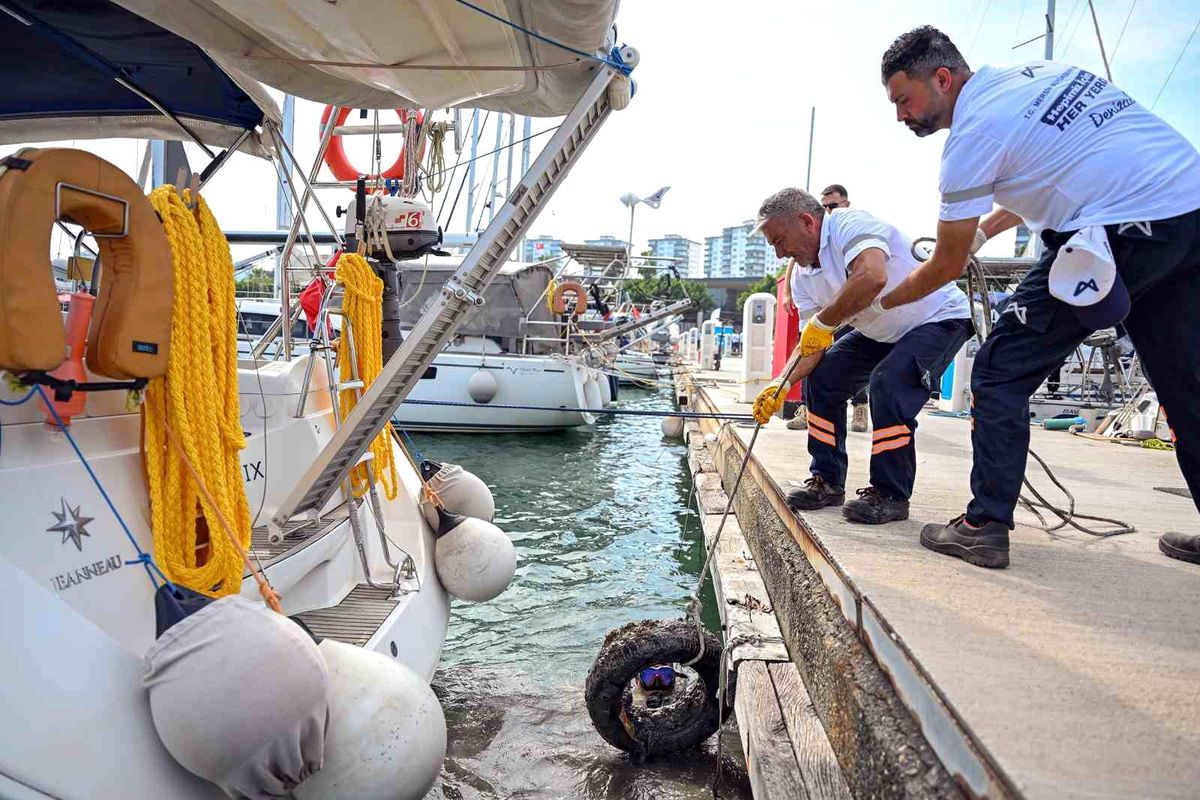 Mersin’de deniz dibinden çıkan atıklar şaşırttı