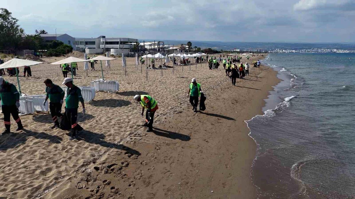 Mersin’de sahiller çevre haftasında temizlendi