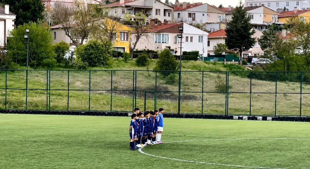 Minik Futbolculardan Hakeme Protesto