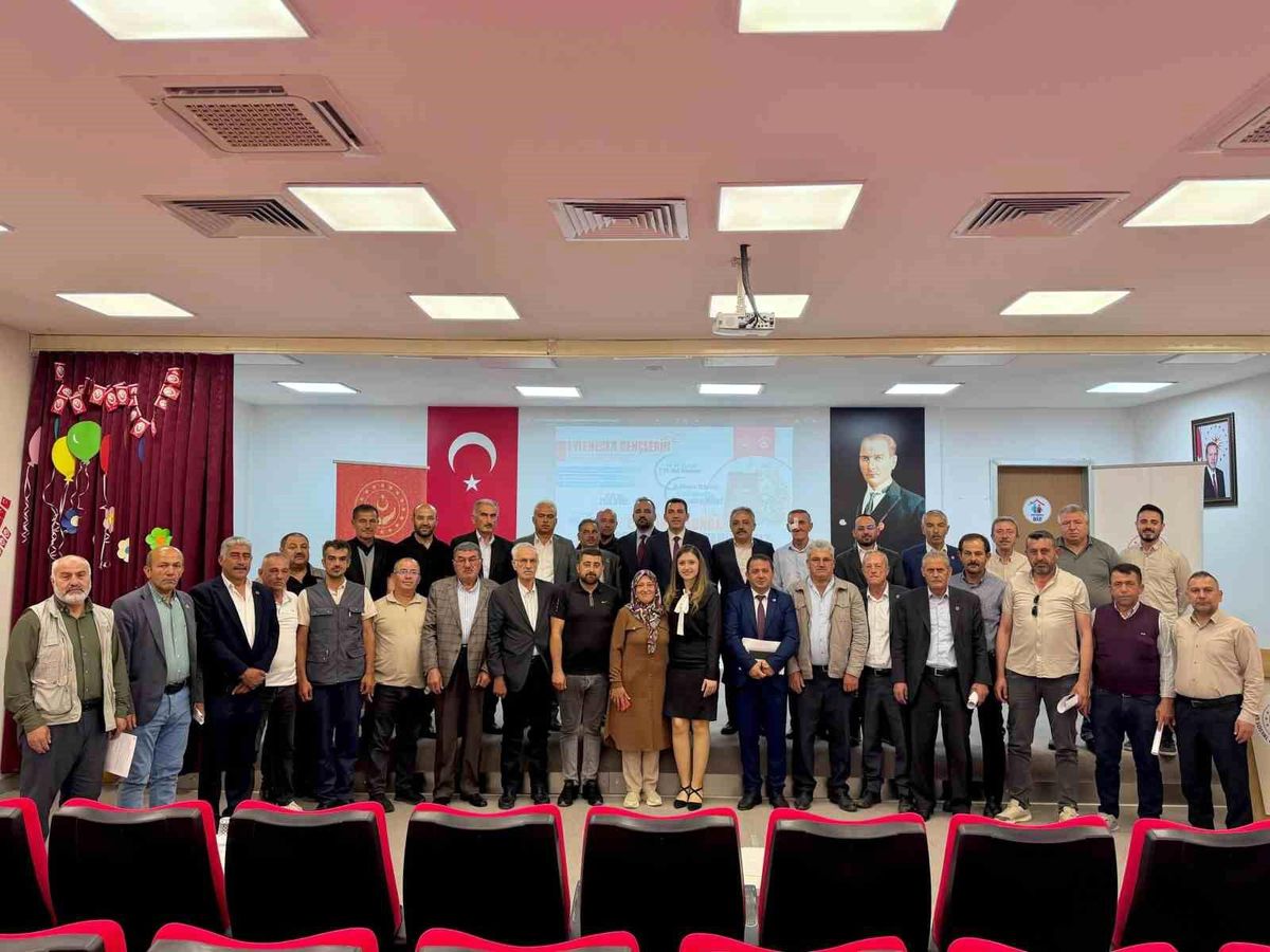 Niğde’de Muhtarlara Sosyal Hizmet Sunumu