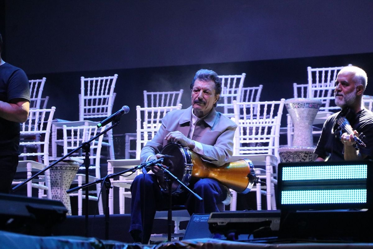 60. Kiraz Festivali’nde Burhan Öçal Konser Verdi