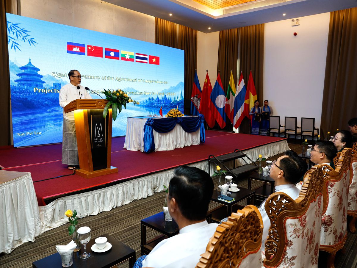 Myanmar Dışişleri Bakanı Çin’de