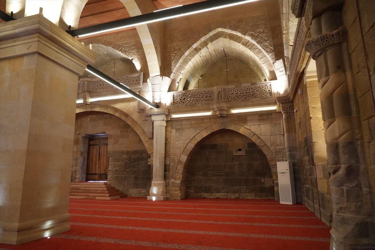 Tarihi Sungurbey Camisi Yeniden İbadete Açıldı