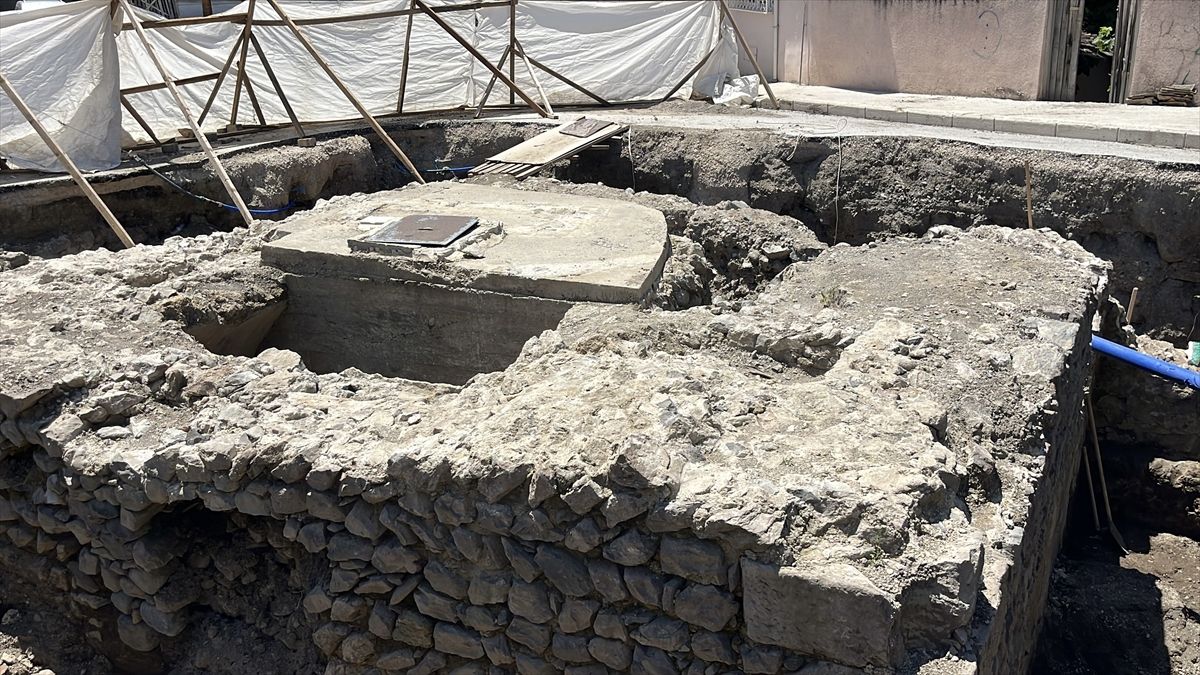 Niksar’da Tarihi Türbe Kazıları Başladı