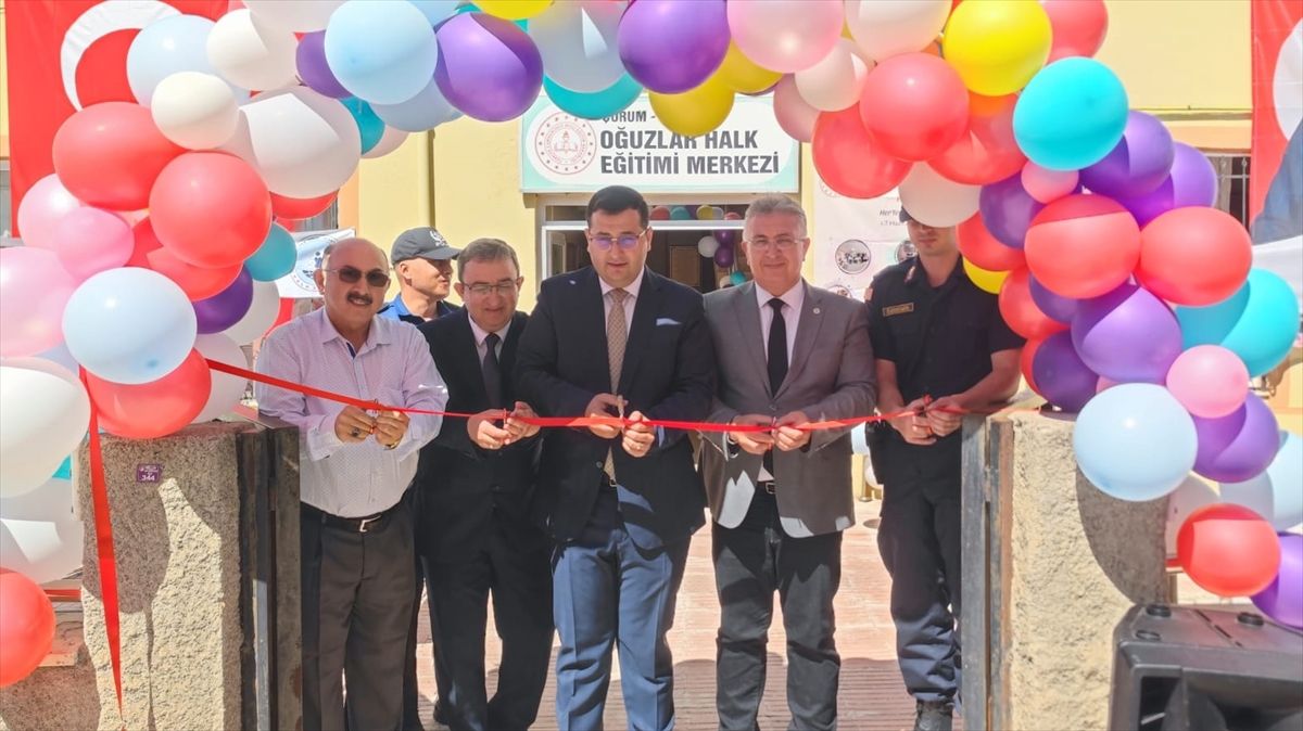 Oğuzlar’da Yıl Sonu Sergisi Açıldı
