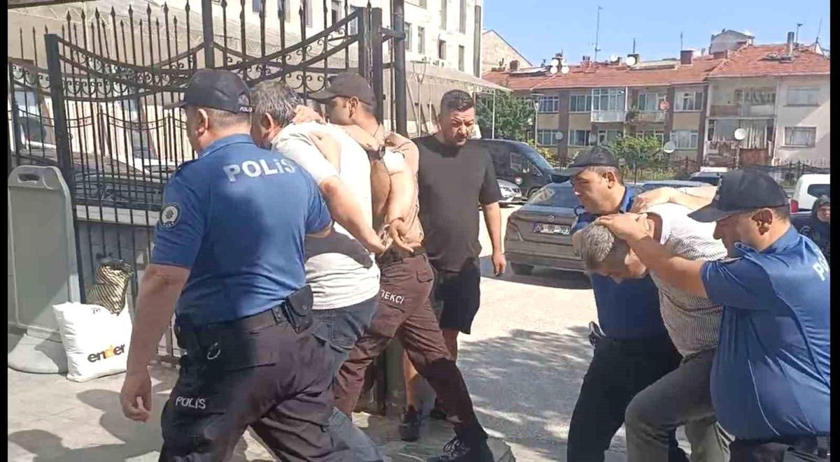 Eskişehir’de Bekçiyi Darp Eden İki Kişi Tutuklandı