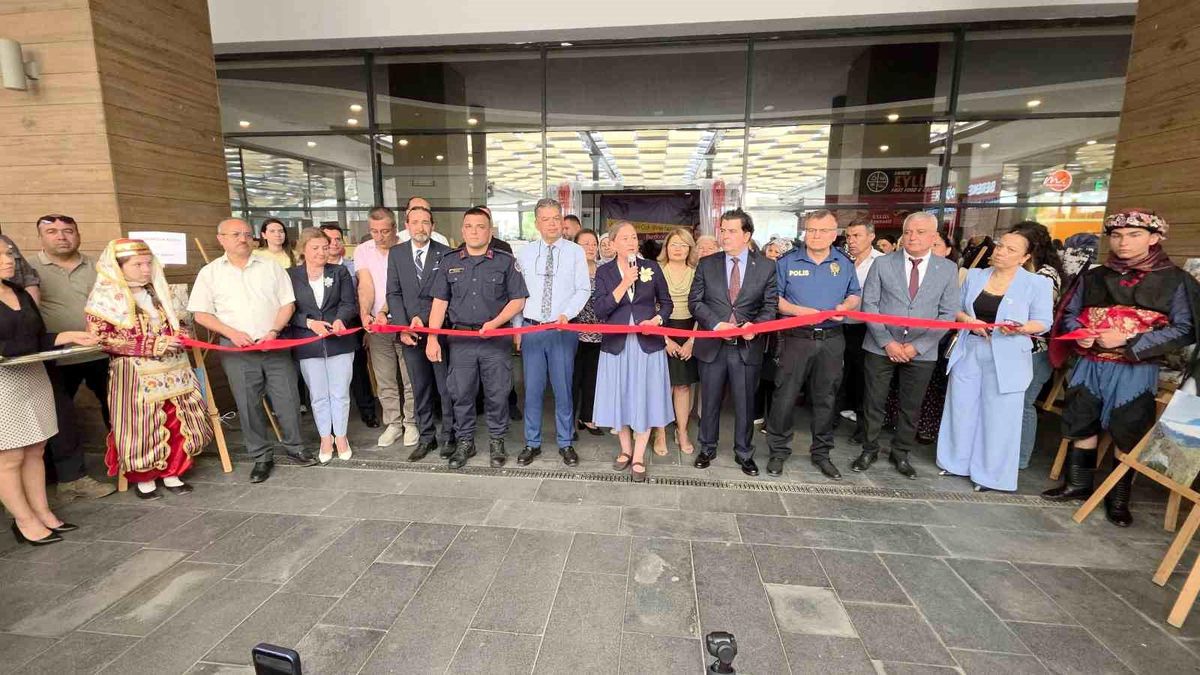 Nazilli Halk Eğitimi’nde Yılsonu Sergisi