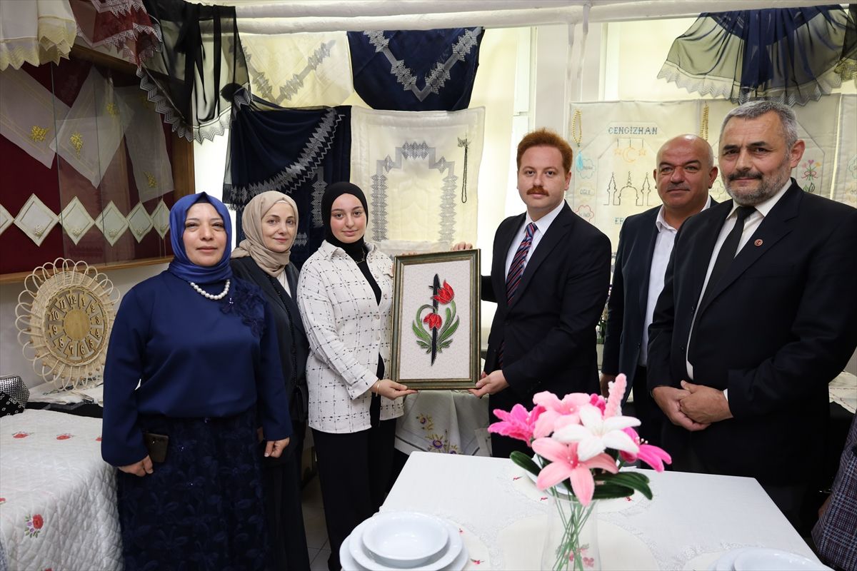 Orta’da yıl sonu sergisi açıldı