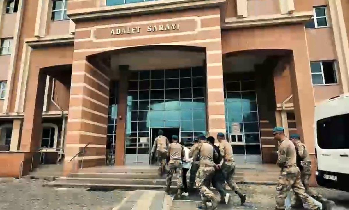 Osmaniye’de 11 Şüpheli Siber Dolandırıcılık Operasyonunda Yakalandı