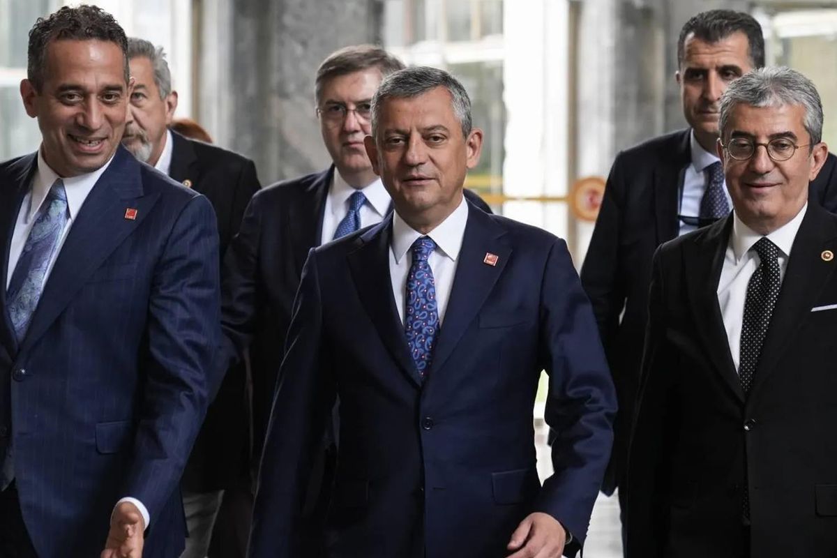 Özel’den kurultay hamlesi! Delege imzaları yarın genel merkeze teslim edilecek