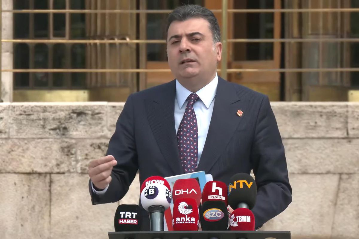 Özgür Özel’in sözcüsünden tarihi çağrı: Bu saatten sonra kurultayın toplanmaması suçtur