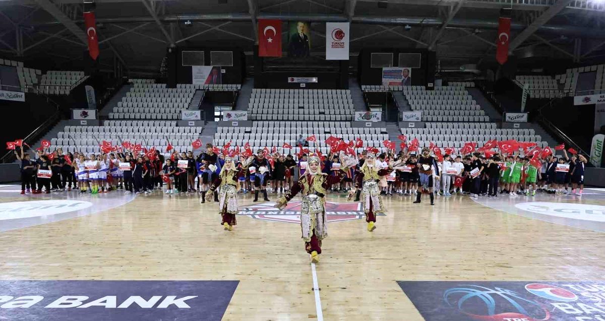 Manisa’da Basketbol Şampiyonası Başladı