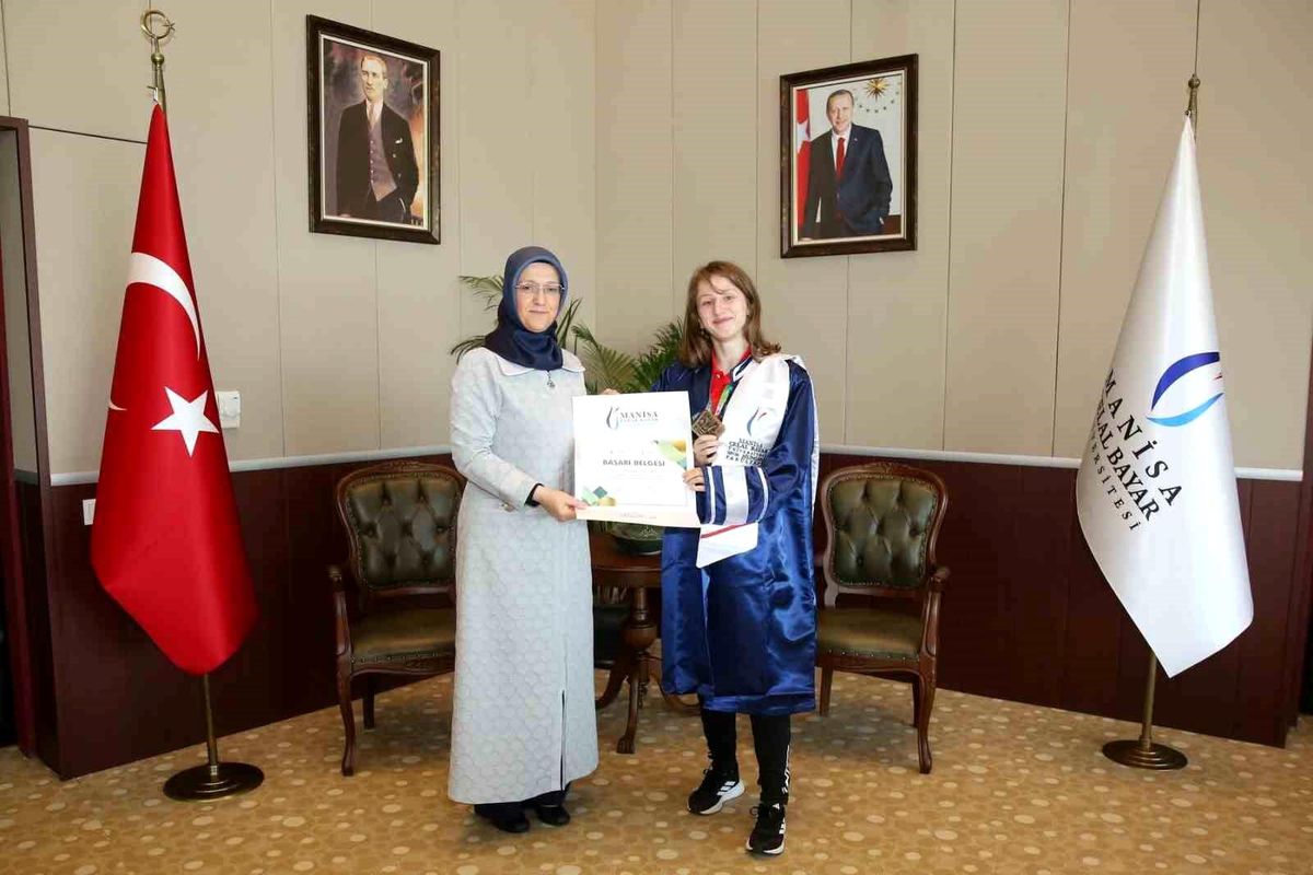 Nurbade Büber Dünya Şampiyonu