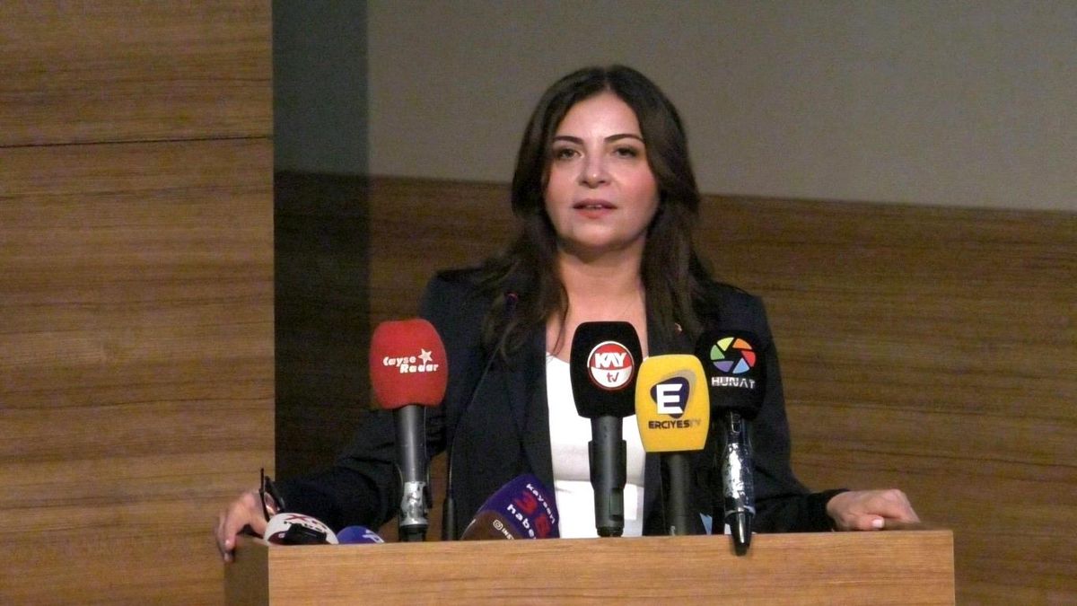 RTÜK Üst Kurul Başkan Vekili Güçer, ERÜ’de öğrencilerle buluştu