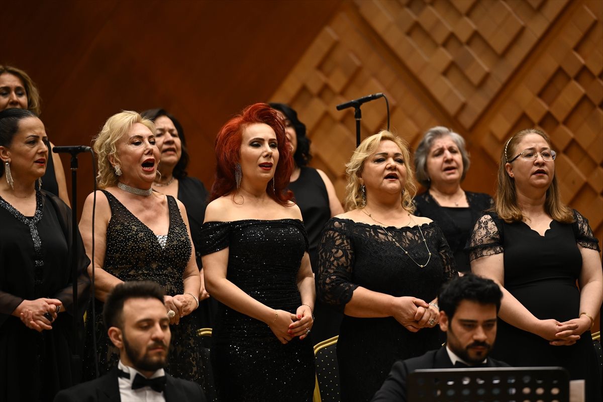 Bilkent Hastanesi’nde Sağlıkçılardan Konser