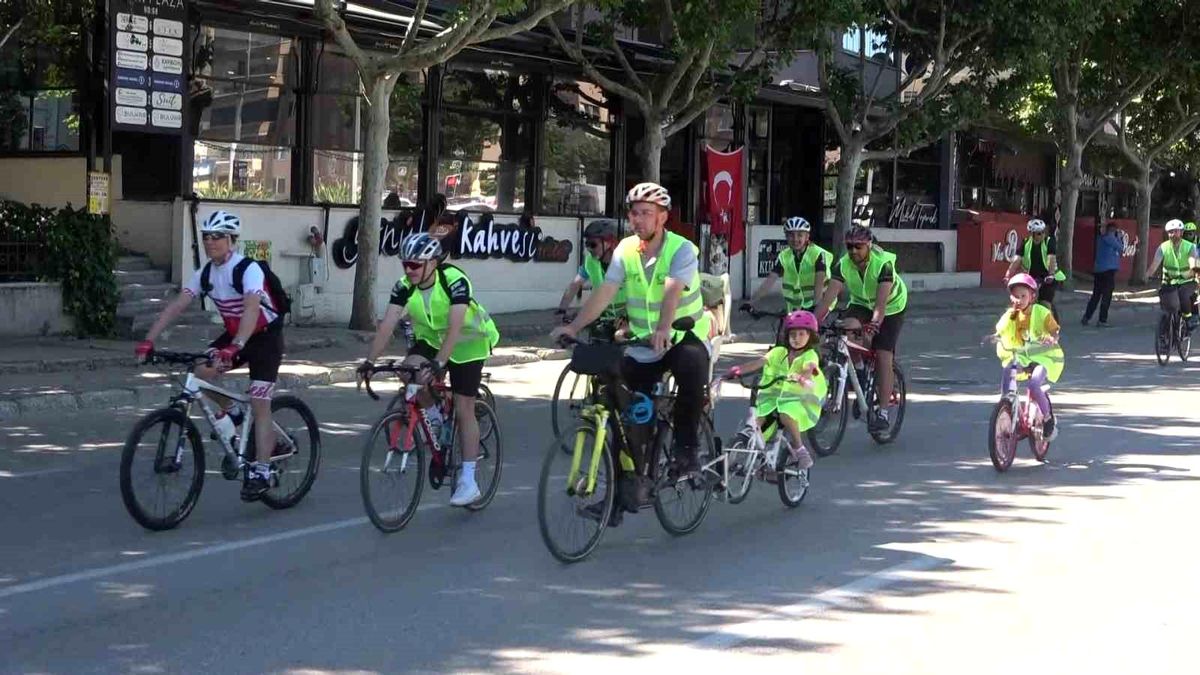 Bursa’da Yeşilay Bisiklet Turu Yoğun İlgiyle Yapıldı