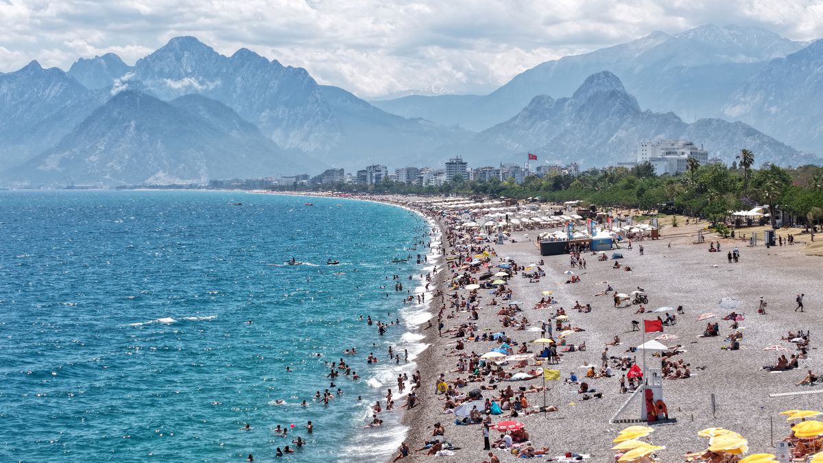 Antalya’da Dumansız Plaj Uygulaması Başladı